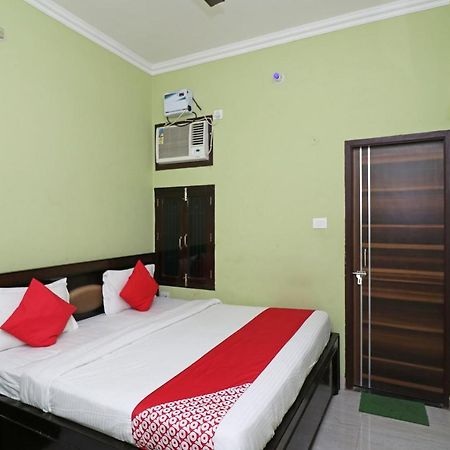 Capital O 11480 Hotel Blue Star Варанаси Экстерьер фото