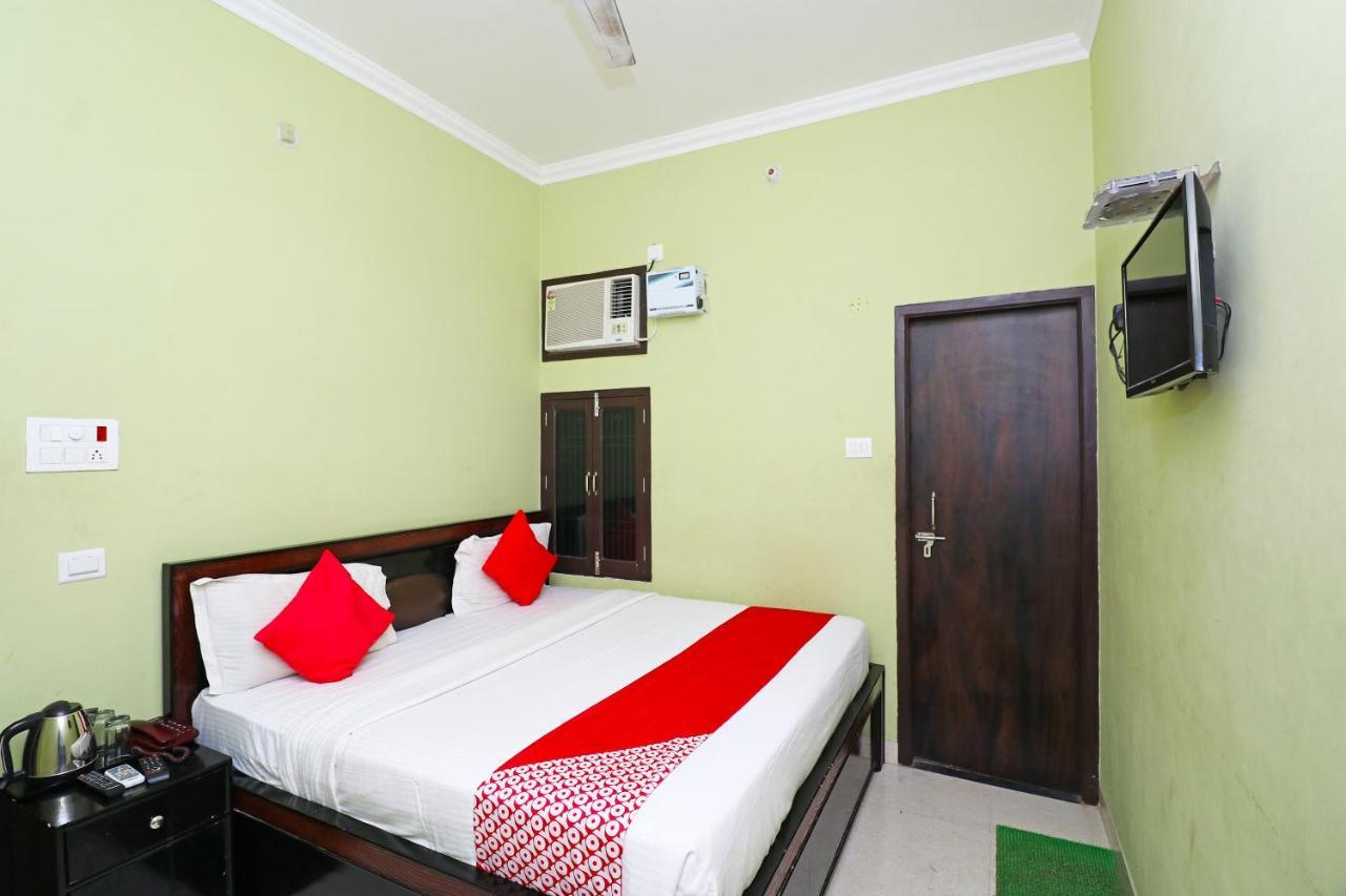 Capital O 11480 Hotel Blue Star Варанаси Экстерьер фото