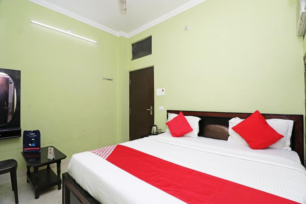 Capital O 11480 Hotel Blue Star Варанаси Экстерьер фото