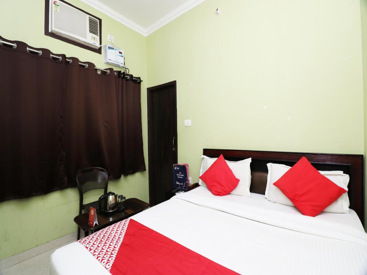Capital O 11480 Hotel Blue Star Варанаси Экстерьер фото