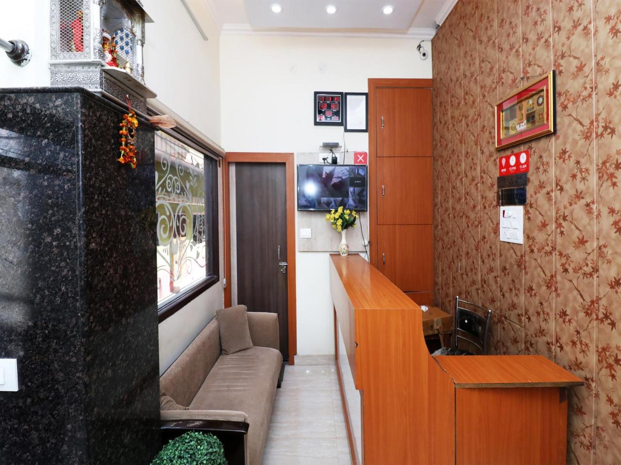 Capital O 11480 Hotel Blue Star Варанаси Экстерьер фото