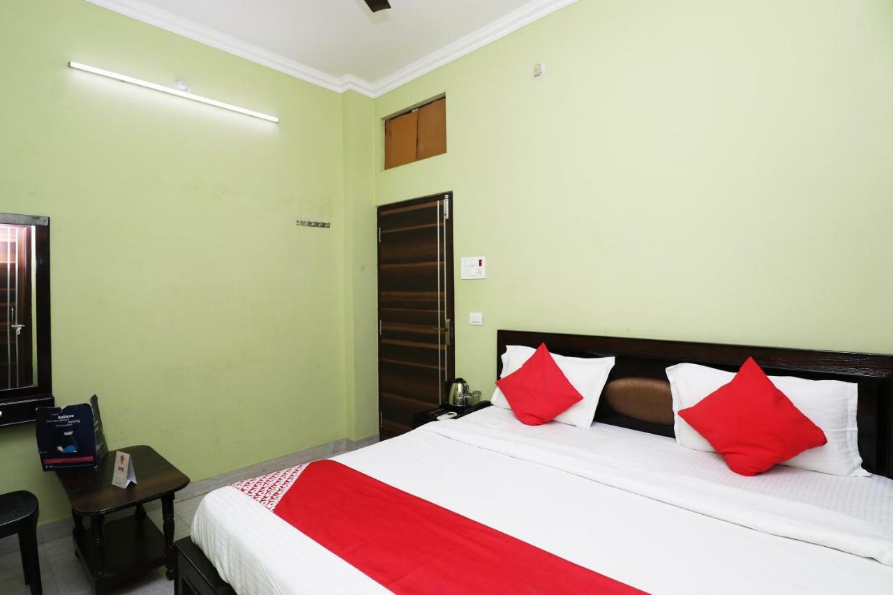 Capital O 11480 Hotel Blue Star Варанаси Экстерьер фото